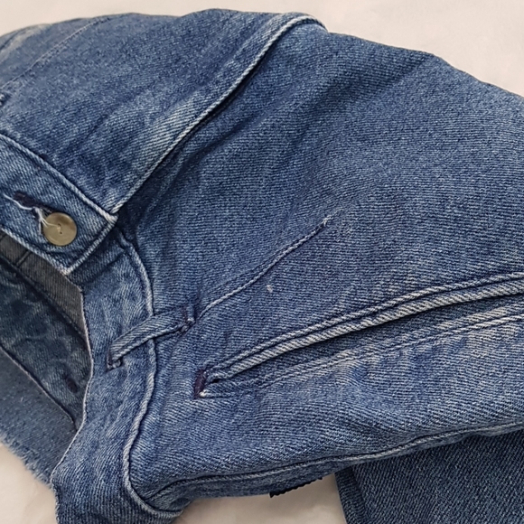 VINTAGE DOCKERS HIGH WAISTED DISTRESSED SHORTS - Picture 8 of 8